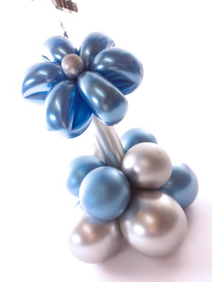 Balloon flower gift in a box, blue and silver