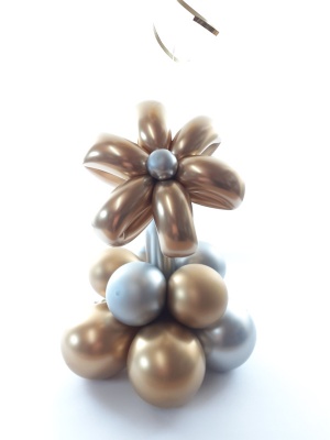 Balloon flower gift in a box, gold and silver