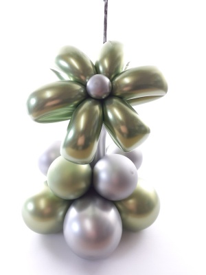 Balloon flower gift in a box, green and silver